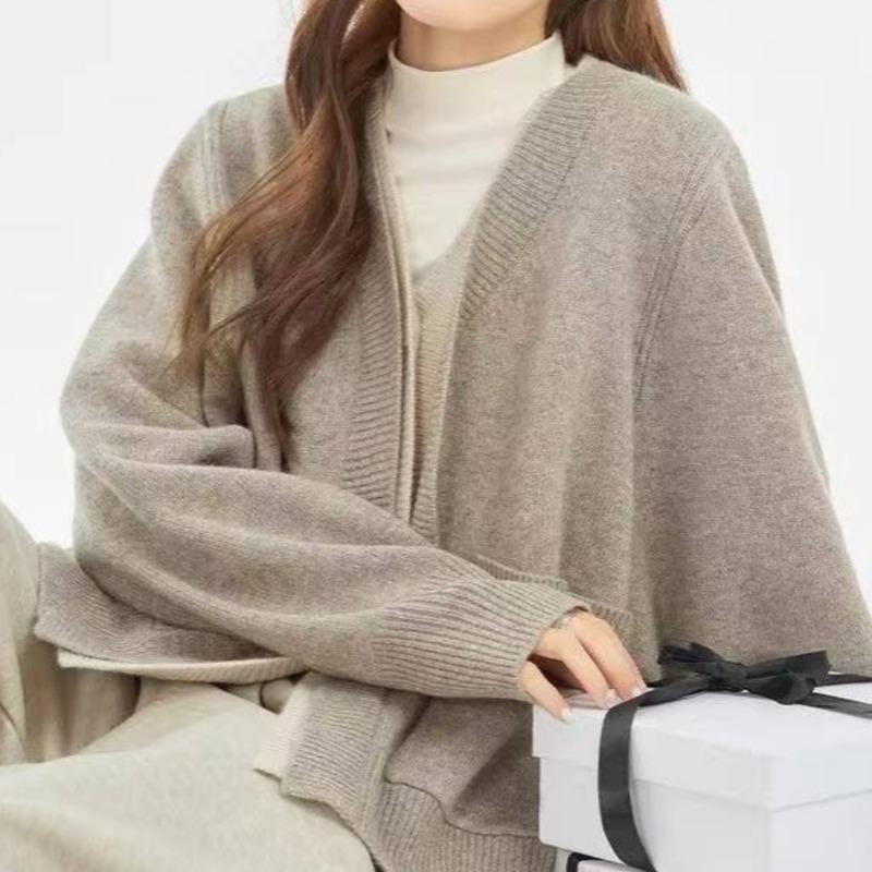 Fake Two-piece Design Sense Knitted Cardigan Sweater Women's Spring and Autumn New Niche Casual Loose Coat Top