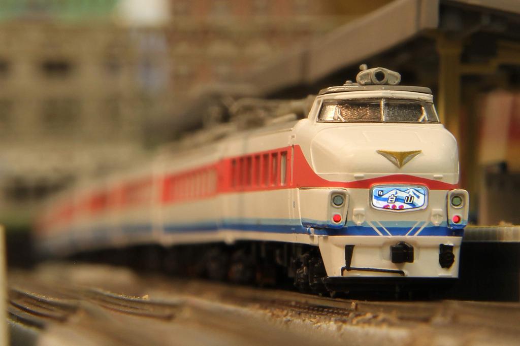 Rokuhan Z Gauge 489 Series Limited Express Train, Early Model "Hakusan" Hakusan Color, 4-Car Add-On Set T031-2, Model Train