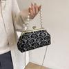 Pearl Hanfu Clutch Bag Kiss Lock Ladies Shell Bag Wrist Bag Sequin Banquet Bag  Banquet