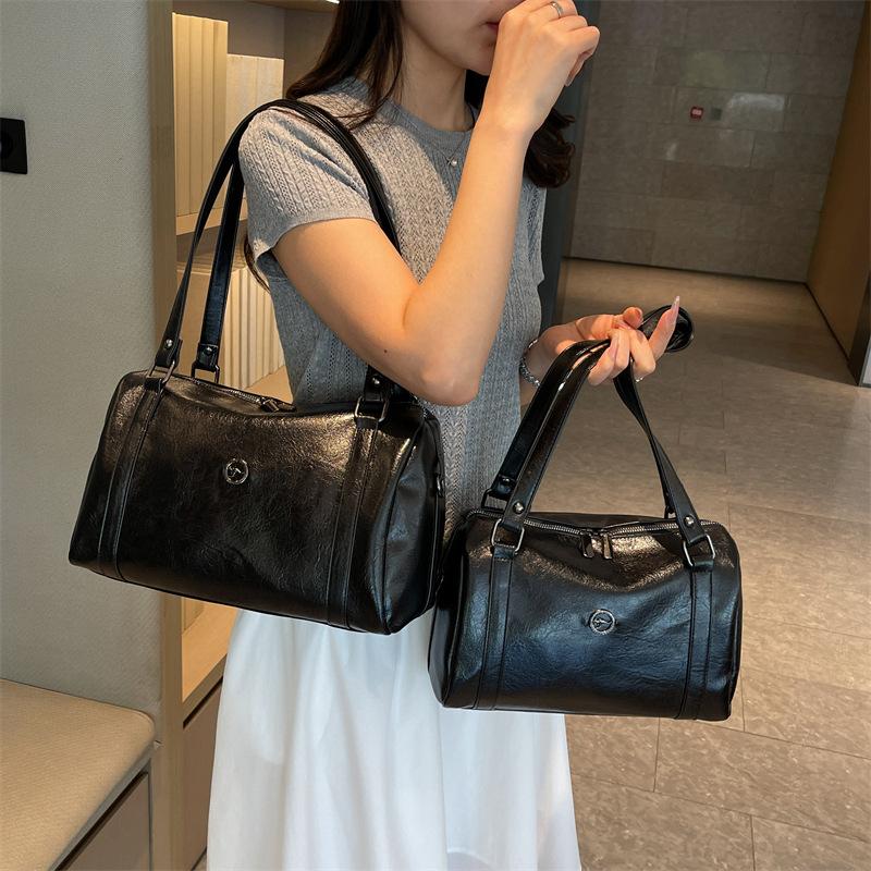 2026 Women's High-End Crossbody & Shoulder Tote - Large Capacity, Versatile Boston Bag for Commuting