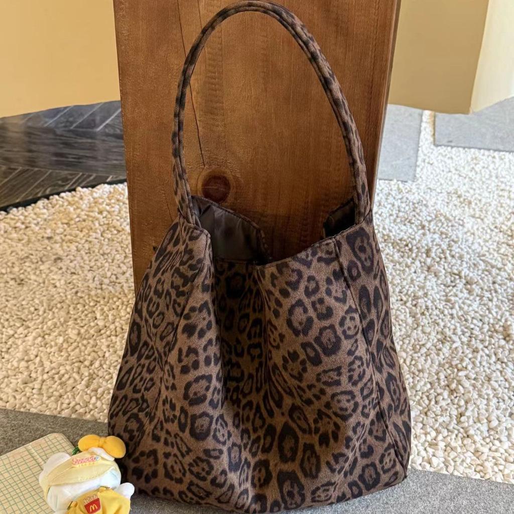 Herbst und Winter Retro Leopardenmuster Flanelltasche Damen 2025 neue Schulter-Tragetasche mit großem Fassungsvermögen Pendler-Tragetasche