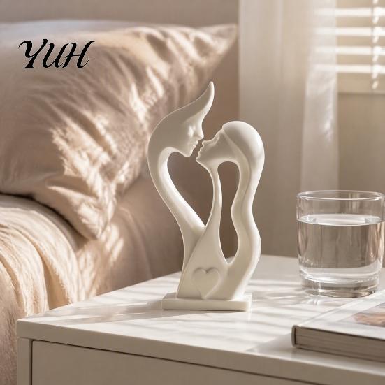 Modern Minimalist Ornaments for Living Room Abstract Couple Figurine, Lover Statue Home Decor, Romantic Love Sculpture Artistic Embrace Figurines