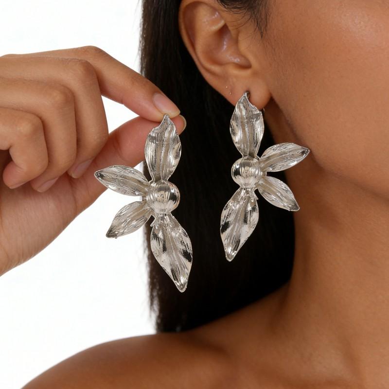 Vintage Floral Earrings Women Bold Asymmetrical Statement Jewelry In Gold Zinc Alloy
