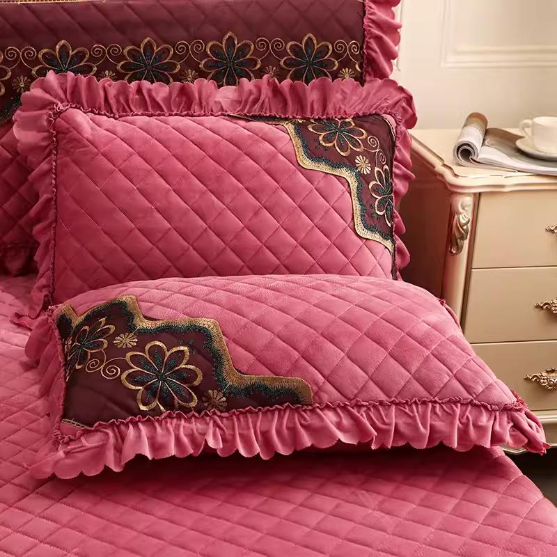 Thick Milk Velvet and Cotton Pillowcase Set Paired with Thick Velvet and Quick Heating Cotton Pillowcase for Warmth