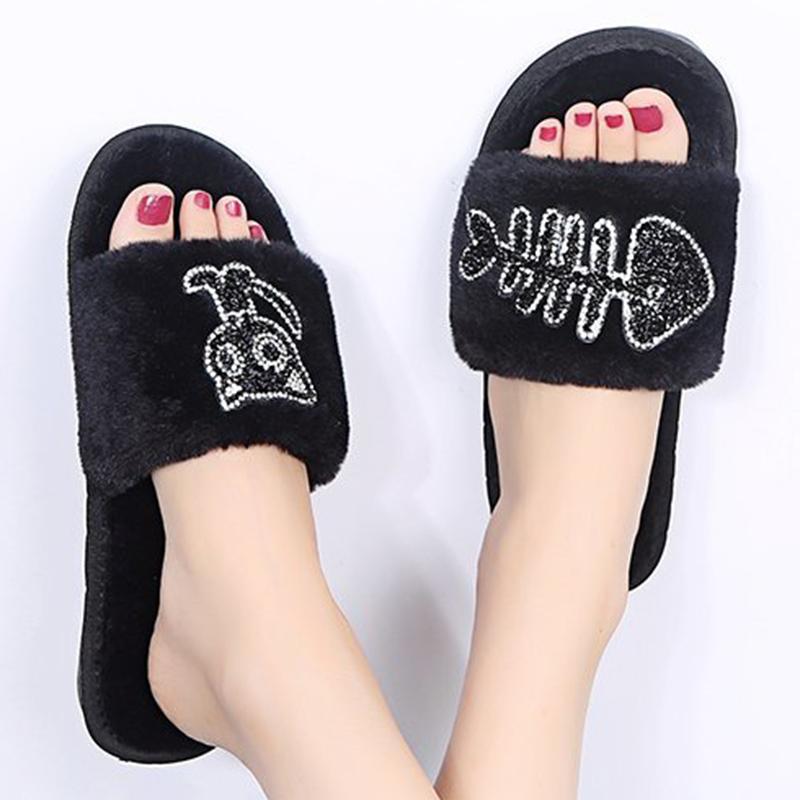 Fashion Fashion Crystal Cartoon Cat Fur Slippers Women Comfort Faux Fur Cotton Slippers Woman Winter Open Toe House Plush Slides Mujer