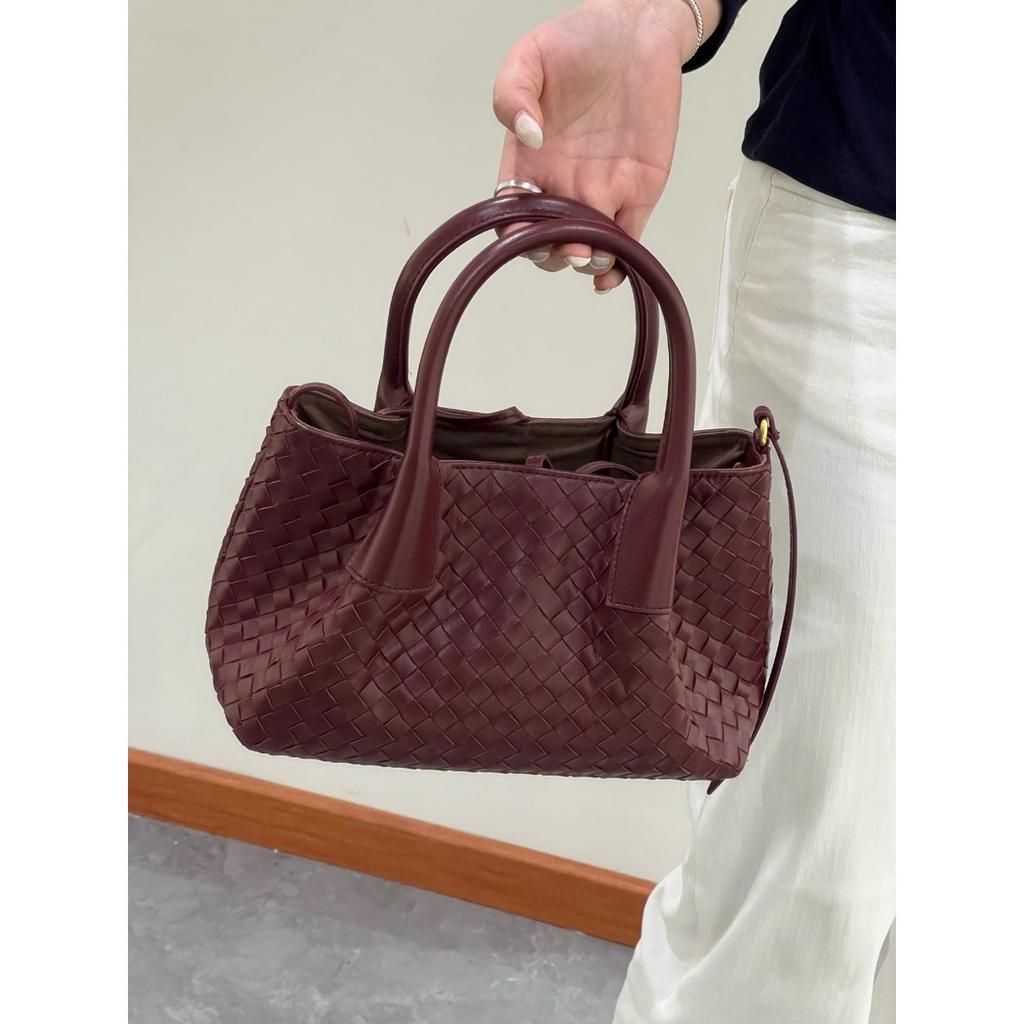 Versatile women's bag, sheepskin woven cabbage basket bag, fashion tote bag, single piece crossbody bag, handbag woman