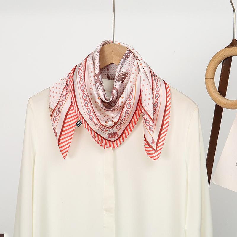 Skin-friendly chain simulation silk small square scarf breathable sunscreen scarf neck protection small scarf 71CM women's silk scarf