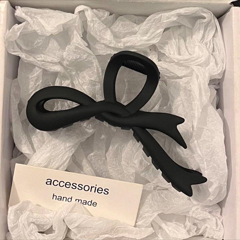 Gradient Bowknot Acrylic Hair Clip - Shark Design for Autumn/Winter 2023