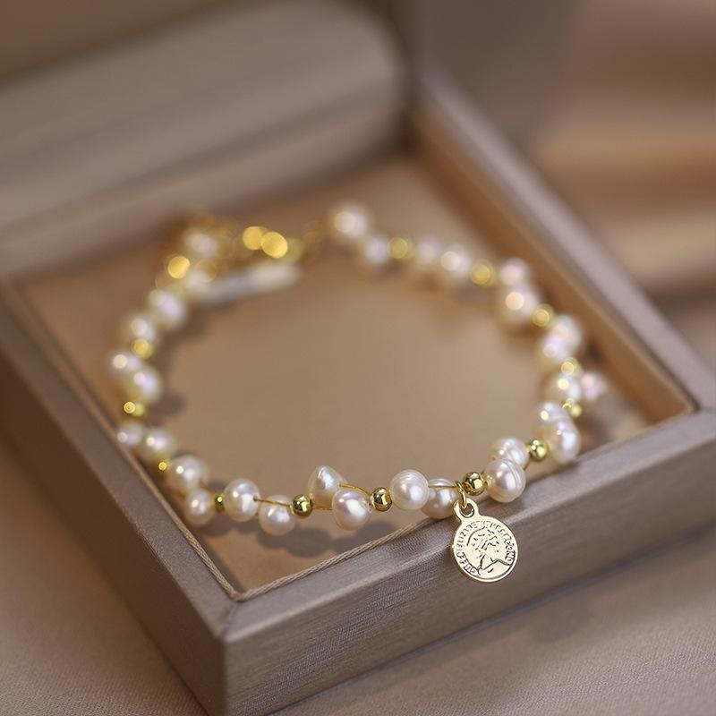 French Designer Classy Key Round-shaped Freshwater Natural Pearl Bracelet with a Touch of Luxury