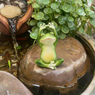 Garden Frog Ornament, Small Resin Frog Sculpture, Waterproof Sitting Frog Figurine, Cute Standing Frog Statue for Outdoor Indoor Planter Tabletop