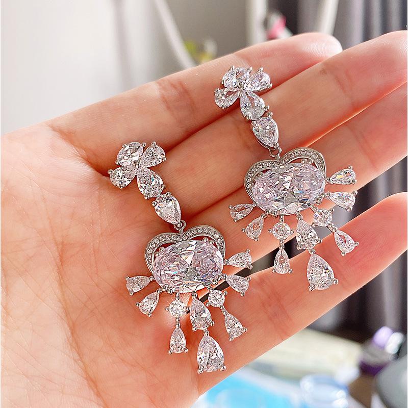 

Ювелирные изделия Классические Винтажные Серьги с Крупным Имитацией Параибского Изумруда Основной Камень 10 * 14