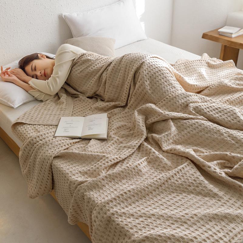Skin-Friendly Waffle Weave Breathable Air Conditioning Blanket