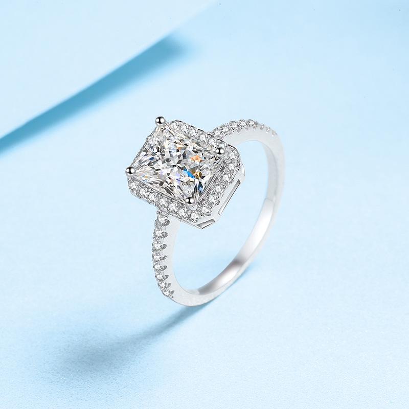 925 Sterling Silver Women's Irregular Rectangle Moissanite Ring, PT950 Gold-Plated, Light Luxury Niche Diamond Design.