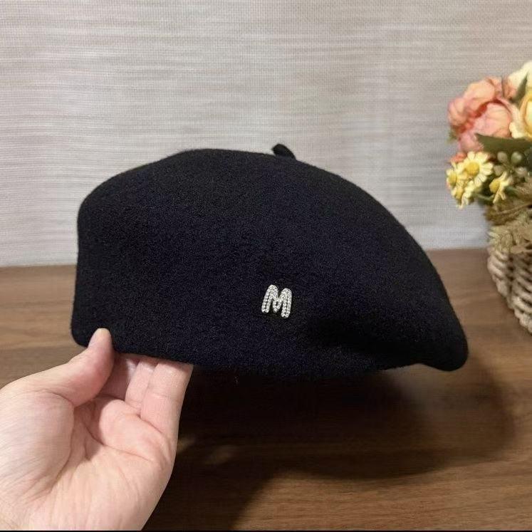 

Shao Heng Women s Black Wool Beret: Autumn/Winter Japanese Style, Face-Slimming Painter Hat, Trendy for Large Head Circumference. Adjustable Head Circumference [54-58] чорний