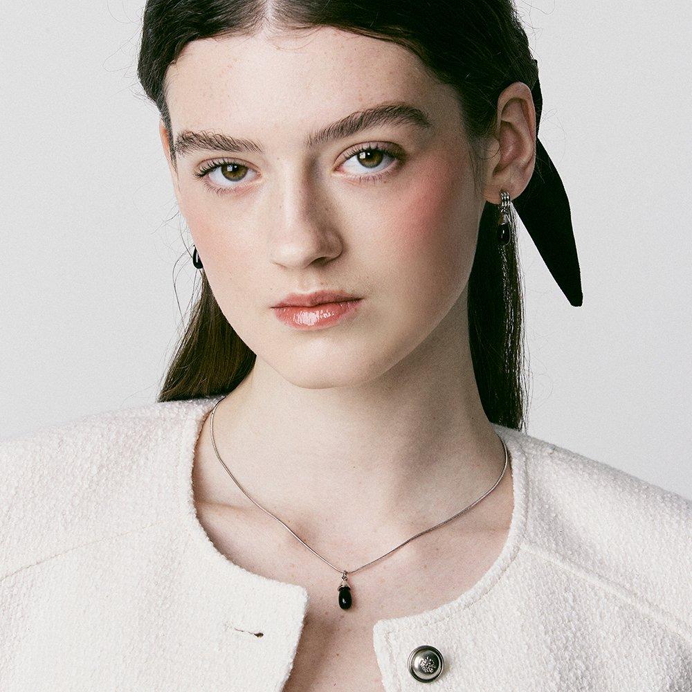 Ornament Drop Necklace_Vh249One002M