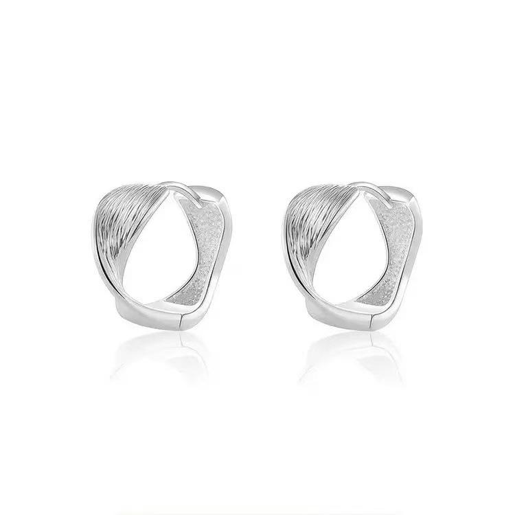 Twisted Geometric Earrings: Light Luxury, Versatile Fashion Statement, Vintage-Inspired New Year Jewelry
