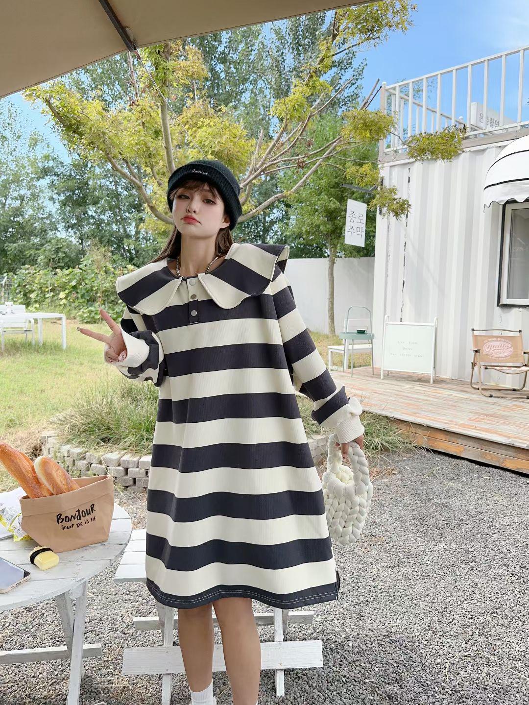 

Spring Age-Reducing Plus Size Striped Sweatshirt Dress with Doll Collar One Size