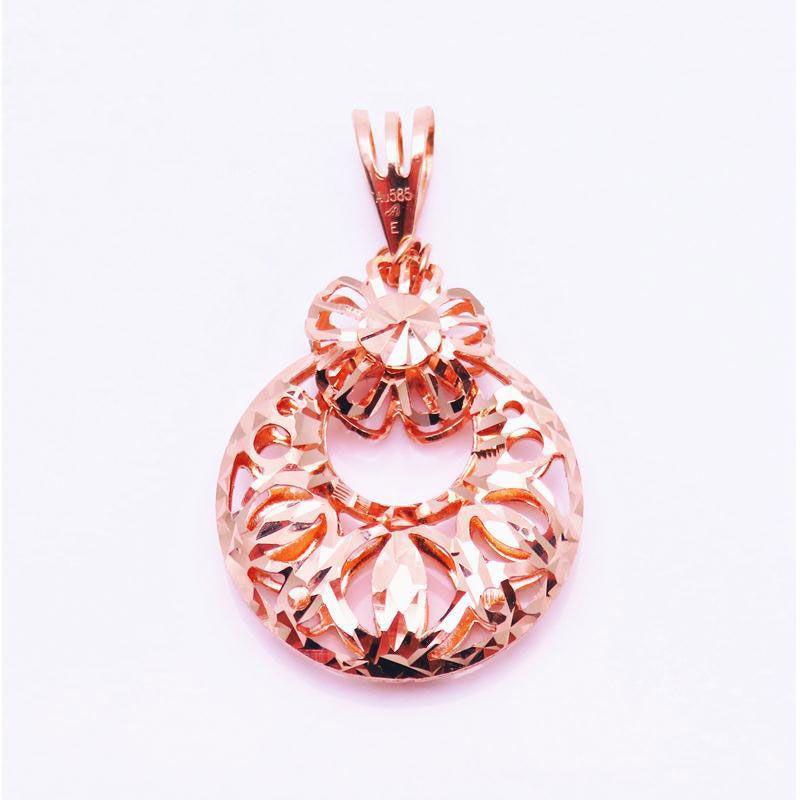 

Exquisite Russian Rose Gold-Plated Purple Gold Hollow Flower-Shaped Pendant Temperament Korean Version Fashion Light Luxury Colored Gold Necklace