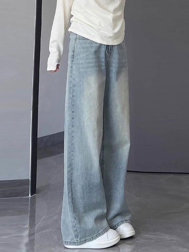 Light Color High Waist Wide Leg Jeans for Women - Plus Size Loose Fit, Slimming Straight Leg for Pear-Shaped Bodies, Autumn Collection.