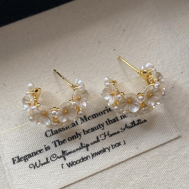 Elegant Temperament Shell Flower Earrings Korean Imitation Pearl Flower Circle Earrings For Women Sweet Unique Jewelry Gifts