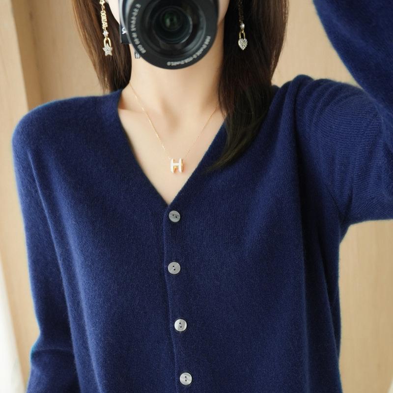 Cardigan Jacket Women's Knitted Bottoming Shirt V-neck Long-sleeved Spring and Autumn Outer Sweater