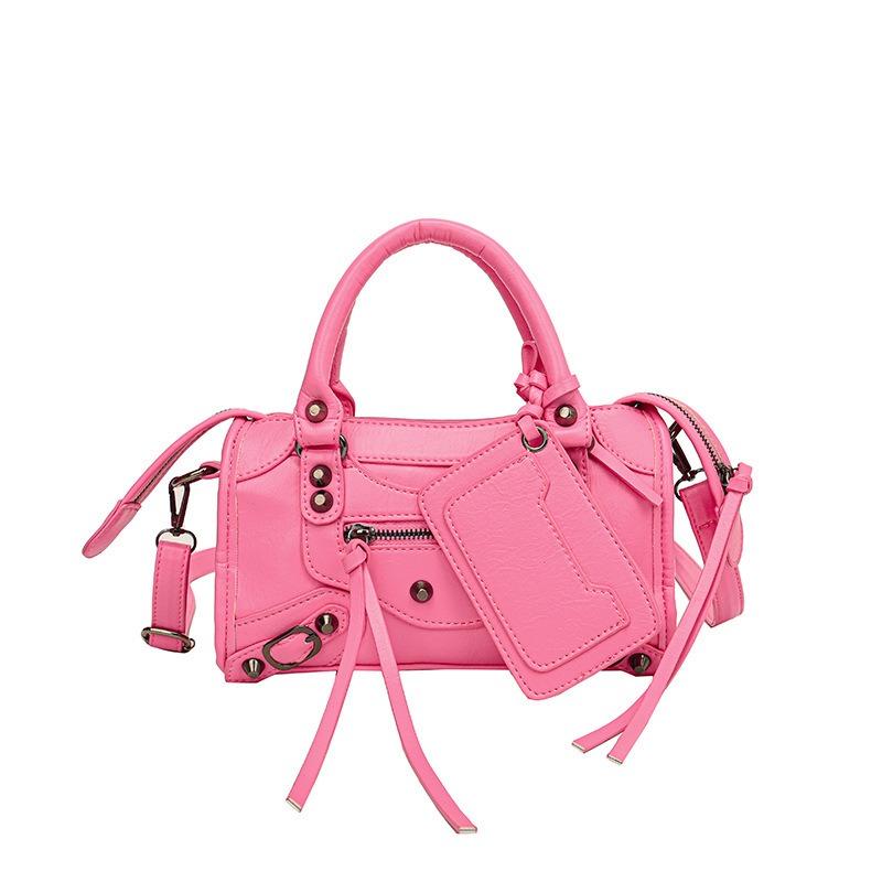 Premium känsla nisch handväska dam ny retro mode liten fyrkantig väska nit dekorativ lokomotivväska