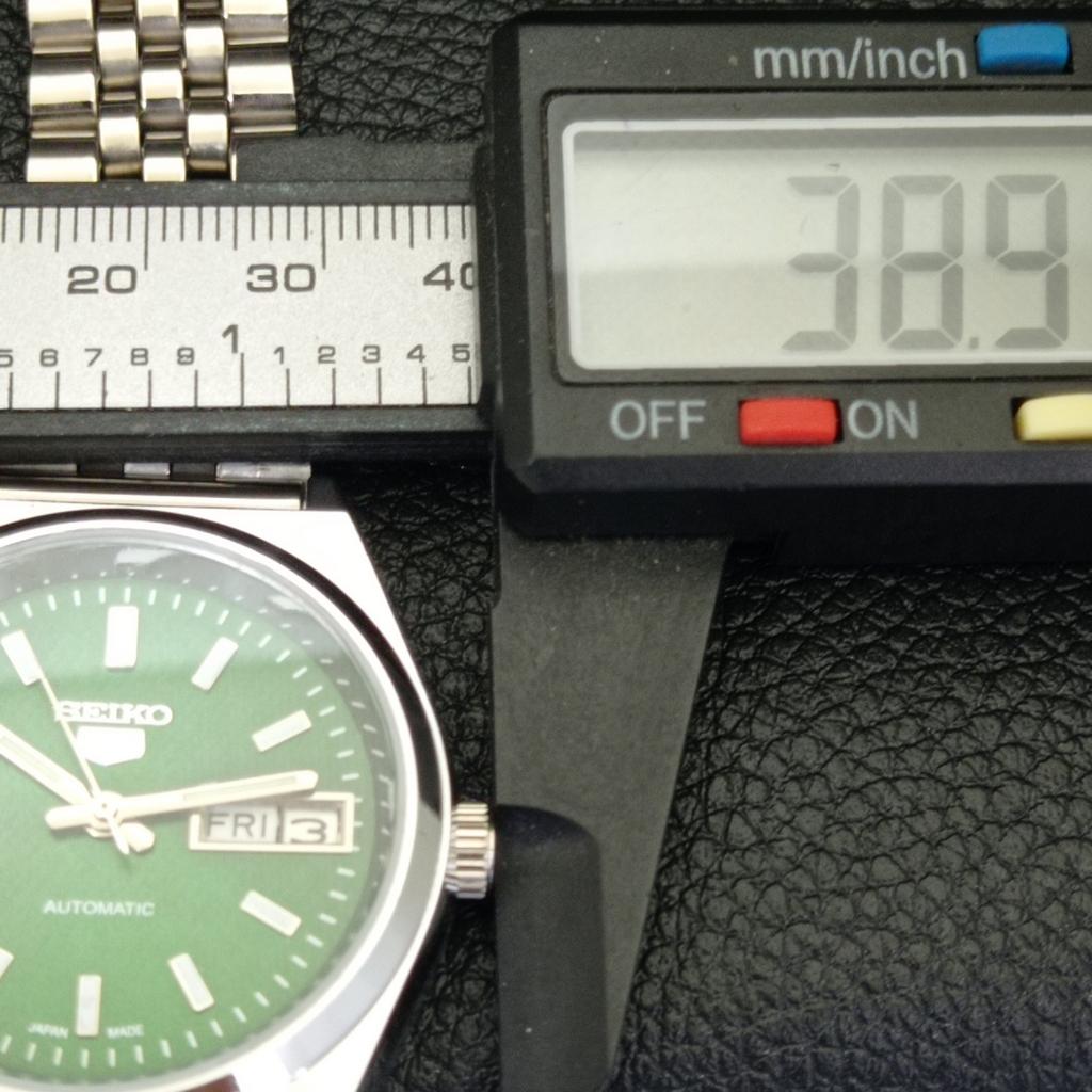 MENS VINTAGE SEIKO 5 AUTOMATIC REFURBISHED JAPAN GREEN DIAL WATCH a440670-9 Sk-a440670-1
