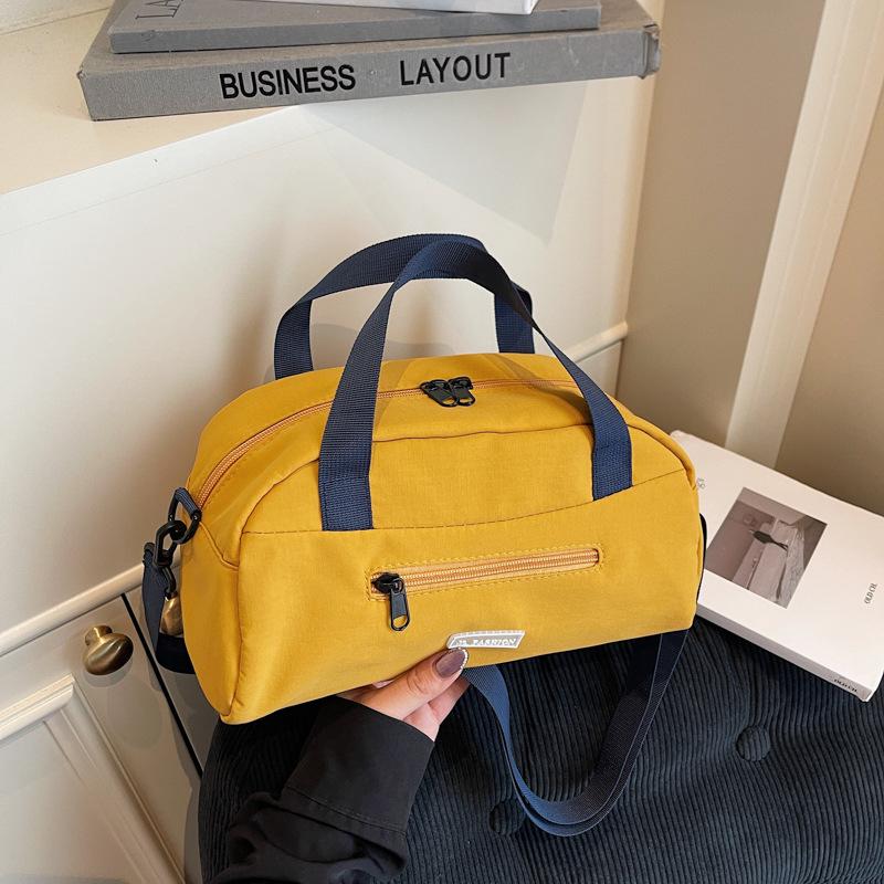 Japanese trend solid color sports messenger bag simple casual men's and women's portable outdoor lightweight baseball bag fashion trendy bag