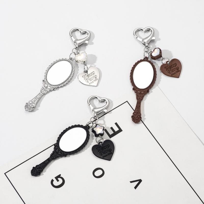 Retro Handle Mirror Element With Heart Keychain Exquisite Patterned Small Mirror Car Pendant Creative Bag Charms Hanging
