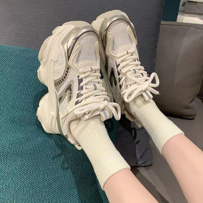 Retro student lightweight heightening platform sports shoes women's 2025 summer new Hong Kong style showing feet small casual dad shoes