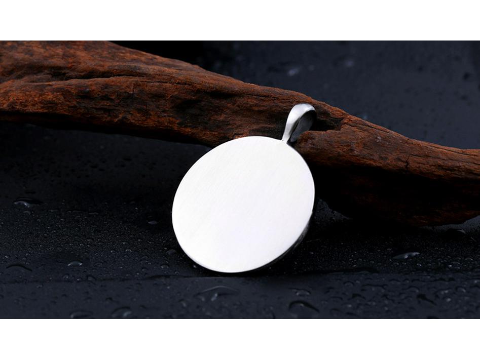 Ciondolo Testa di Lupo Iron Man: Acciaio al Titanio da Uomo con Intarsio di Diamanti