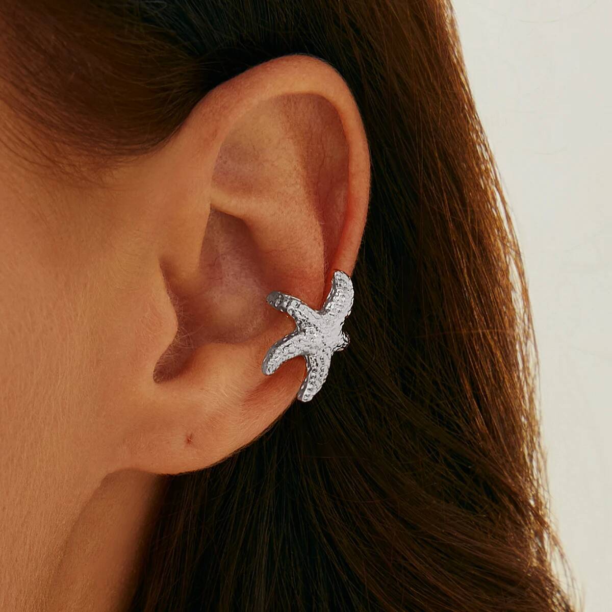IngeSight.Z 1Pcs Fashion Starfish Ear Clip for Women Summer Delicate Geometric Gold Color Metal Irregular Earrings Jewelry 2026