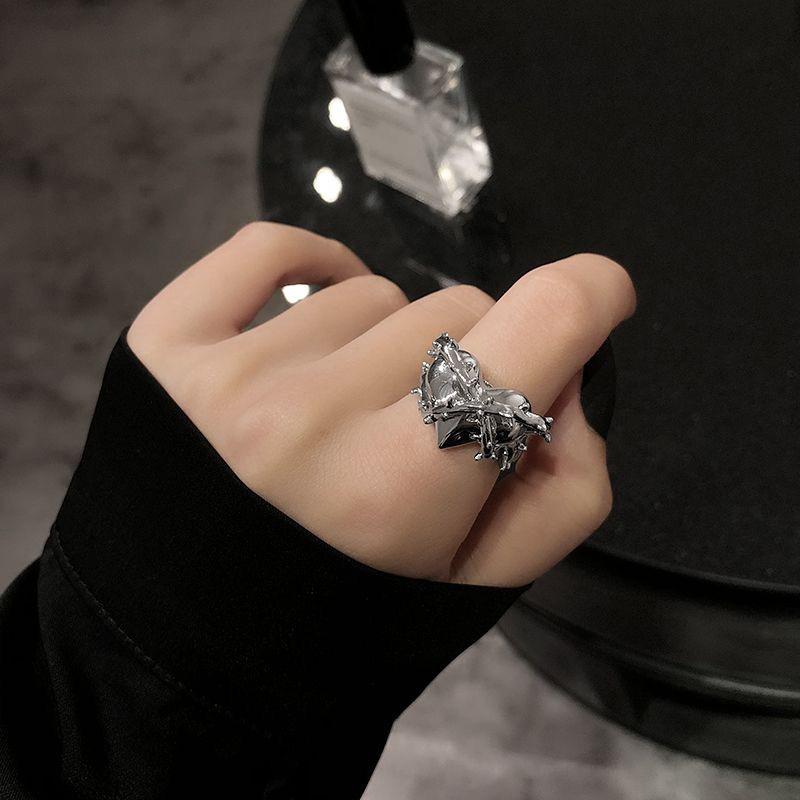 

Модное Панк Креативное Кольцо с Шипами Любви Мужское и Женское Ретро Готическое Регулируемое Ювелирное Украшение Подарок для Вечеринки серебряный