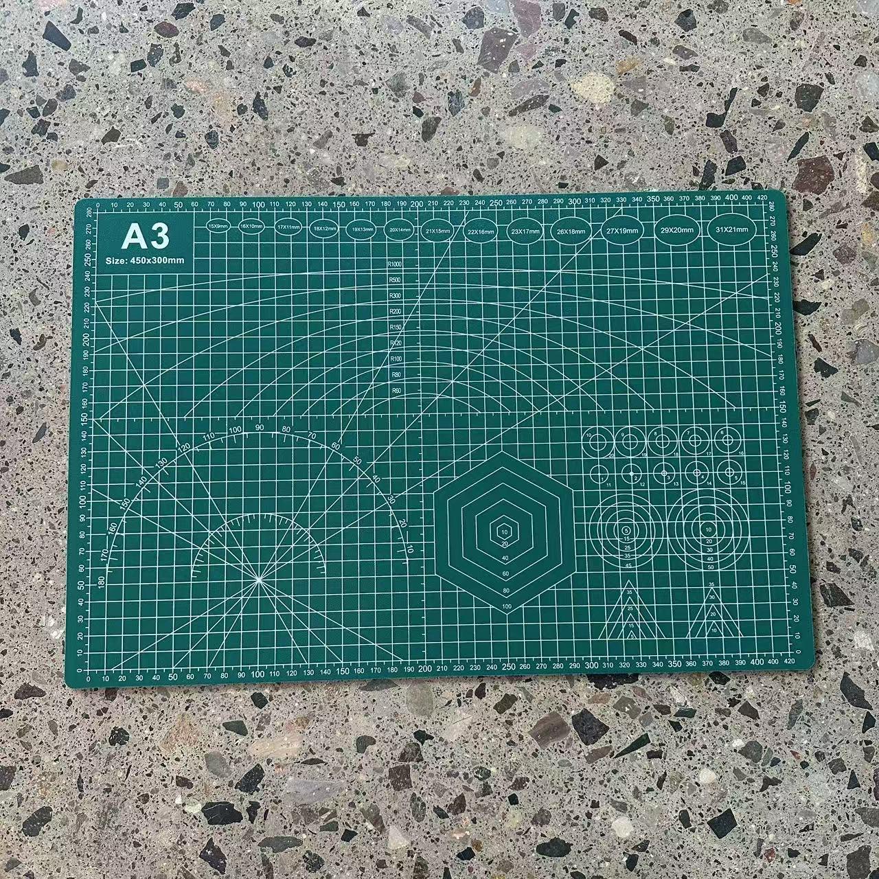 

A1-A6 Двусторонняя зеленая самовосстанавливающаяся подложка для резки, 2,3 мм, для бумаги, искусства и гравировки.