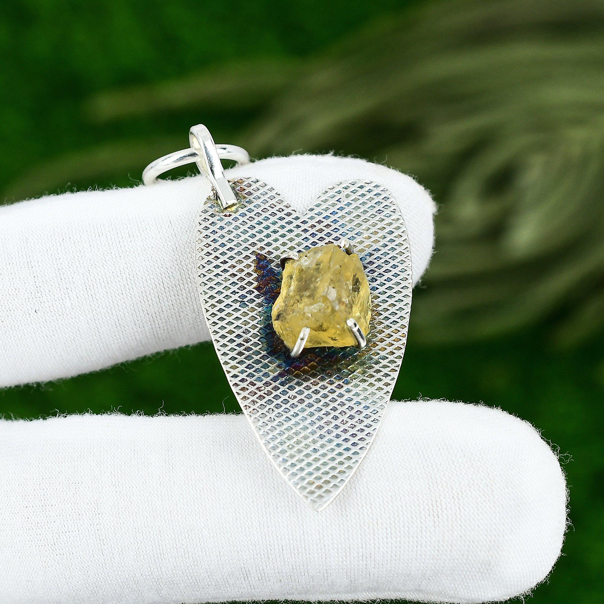 

Предложение ко Дню дружбы Подвеска из необработанного цитрина из стерлингового серебра 925 пробы