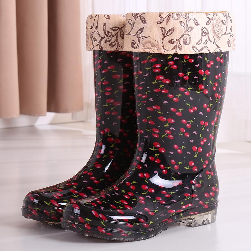 Fashion outer wear medium tube waterproof shoes rain shoes rain boots women's summer kitchen work rubber shoes adult treading overshoes non-slip