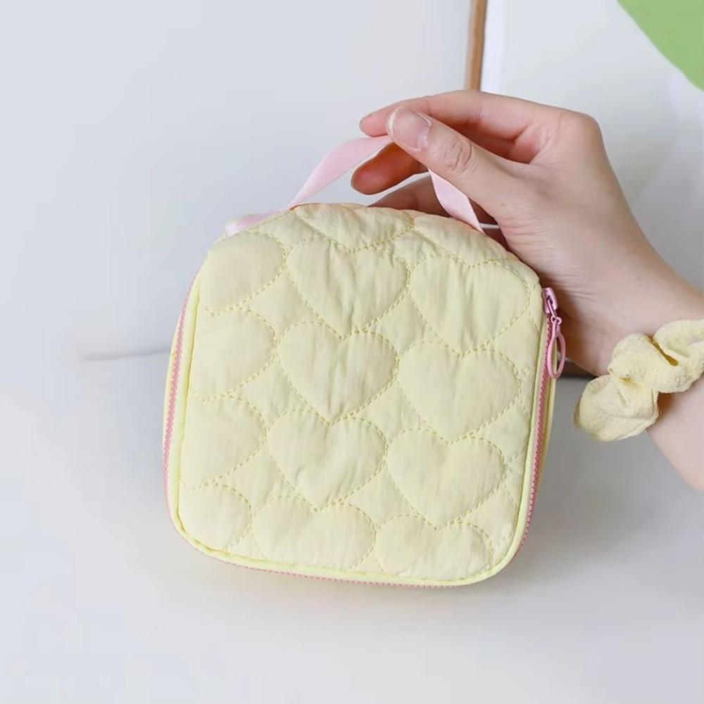 New Portable Makeup Bag Cute Love Pattern Large Capacity Travel Handbag Korean Version Makeup Storage Wash Bag Travel Use