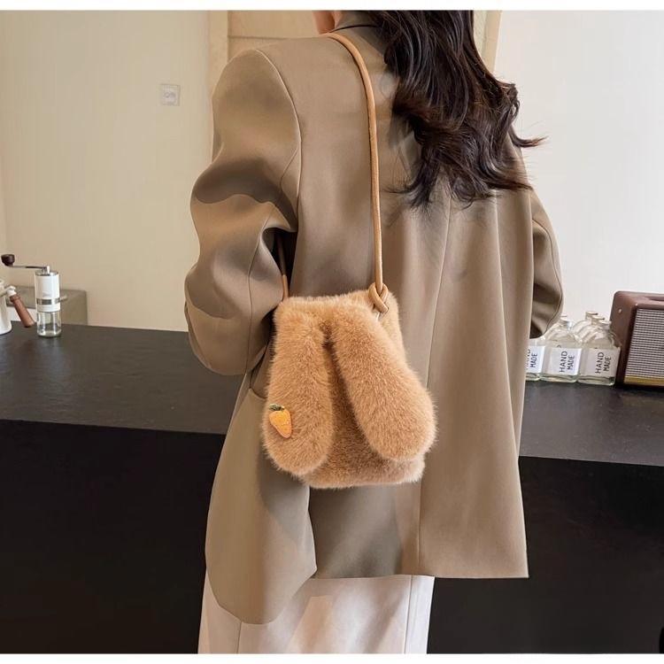 Módní plyšová crossbody taška 2024 - Roztomilý design králíčka, ideální na podzim/zimu