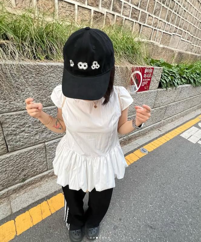 Maidibbeullumemolijeu Newvy Logo Peach Ball Cap (7 Colors)