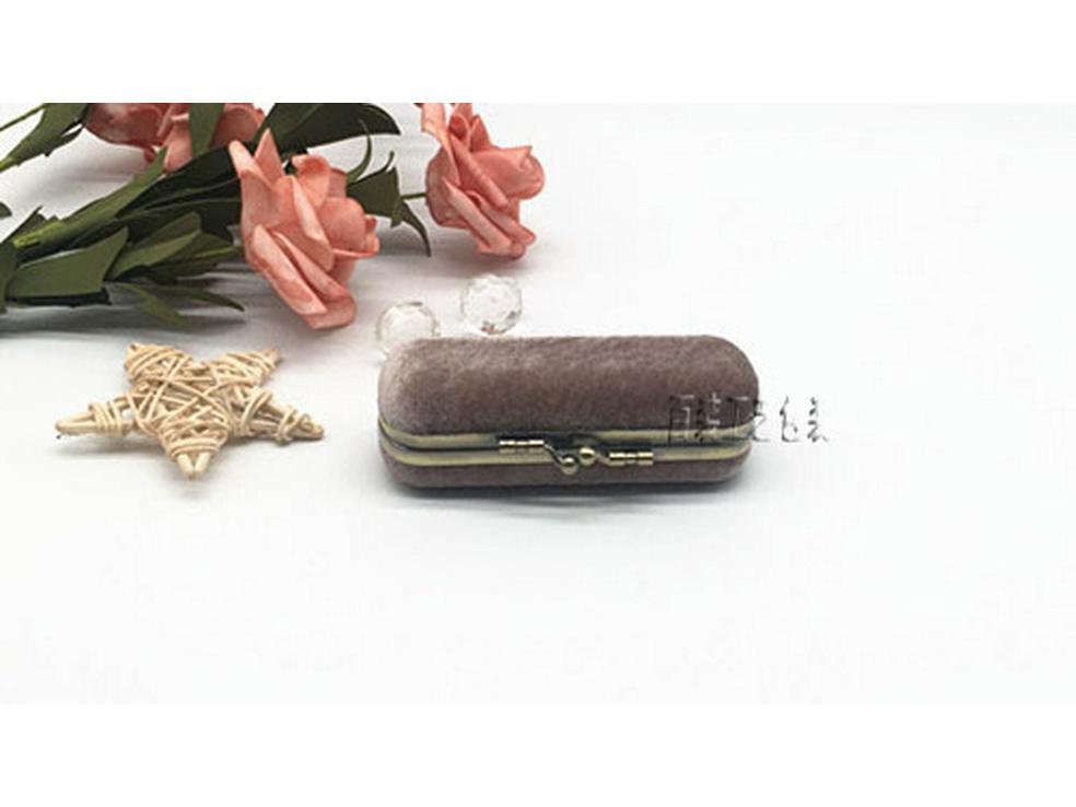 Creative Velvet Antique Bronze Clasp Lipstick Box with Mirror - Single Lipstick Storage and Gift Box