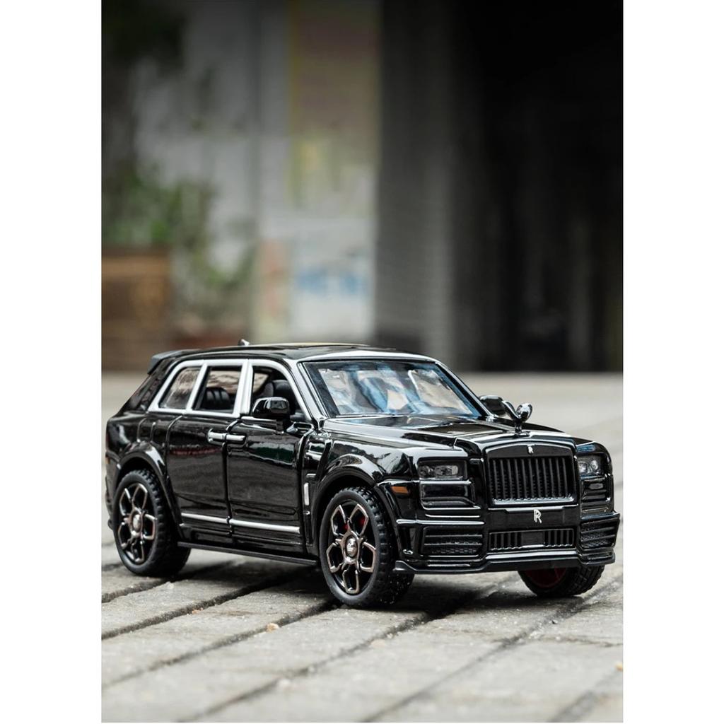 1/36 Rolls Royce Cullinan Alloy Car Model Simulation Diecast Metal Toy Vehicles Model Sound and Light Collection Children Gift