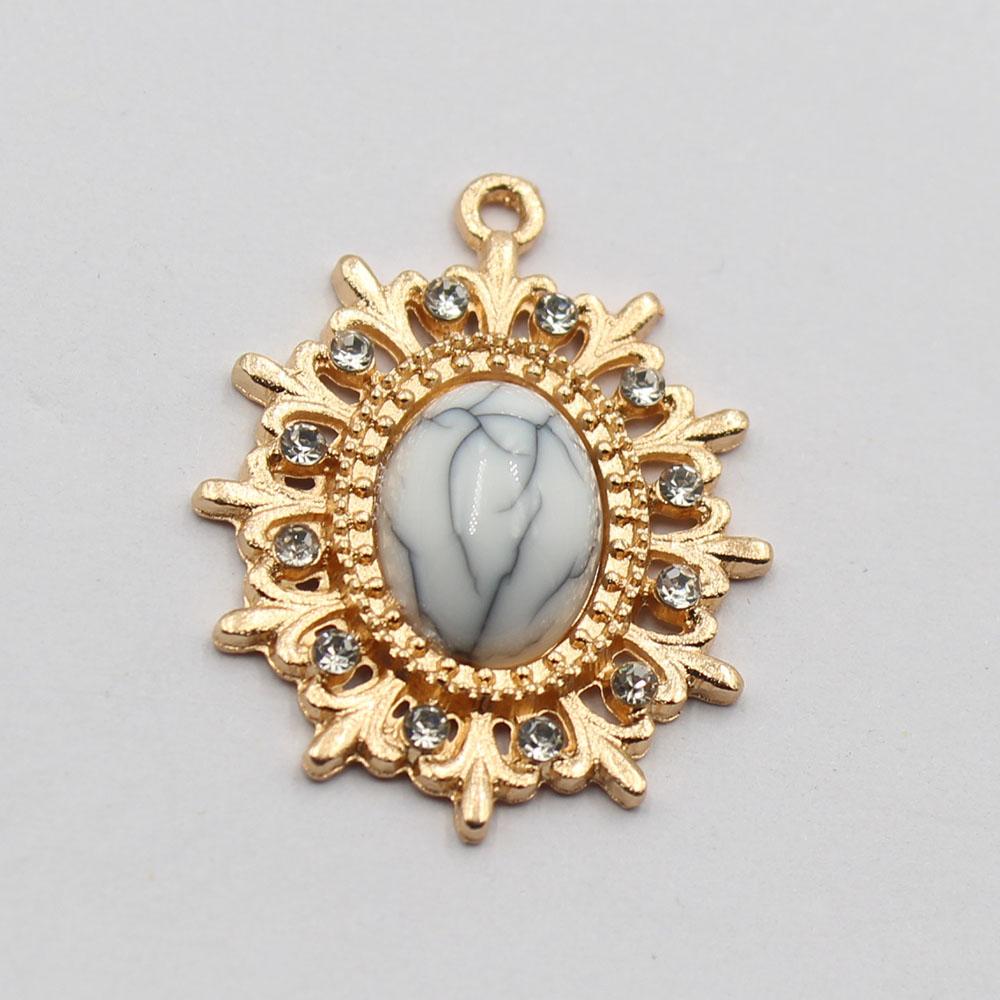 Factory direct sales of 8 pieces of 23 * 32mm oval flat bottomed turquoise pendant, suitable for DIY clothing necklace pendants