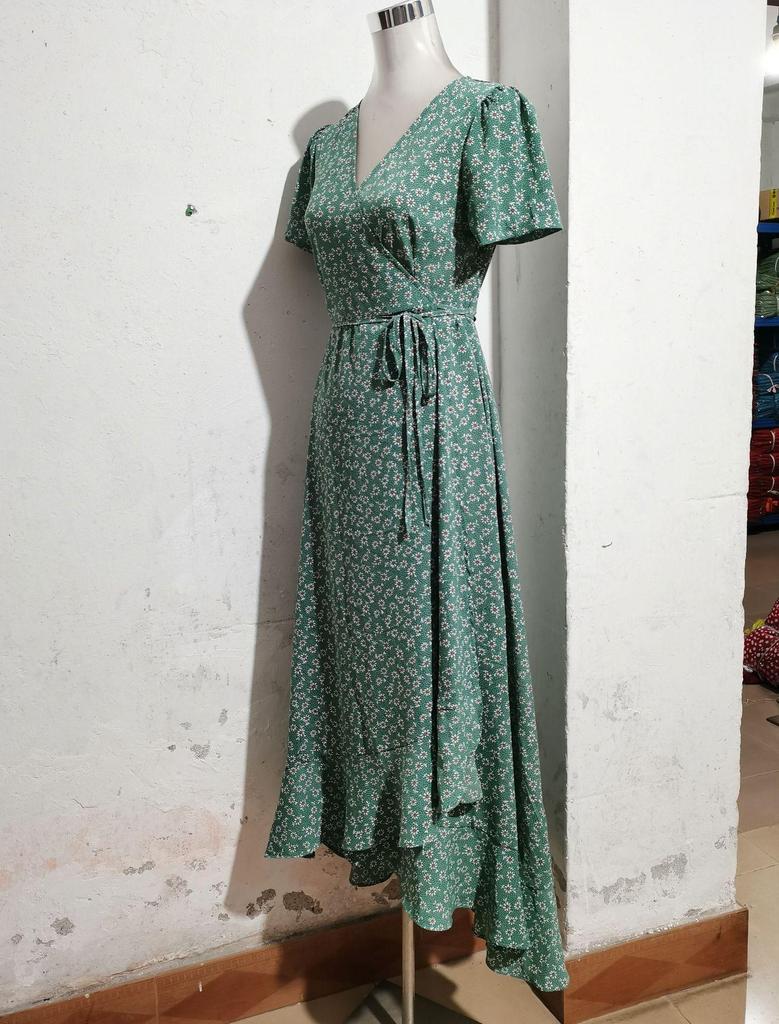 Bohemska sukienka kardiganowa z dekoltem w serek, wiązana, z krótkim rękawem