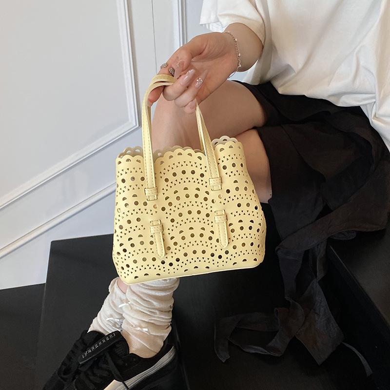 New Handbag Fashionable Versatile Shoulder Bag Large Capacity Messenger Bag