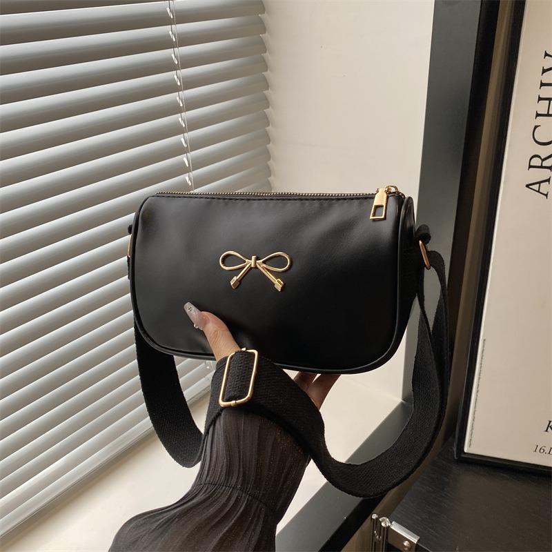 Textured Fashionable Casual Bag Women's New Autumn Portable Versatile Small Square Bag Niche Underarm Bag