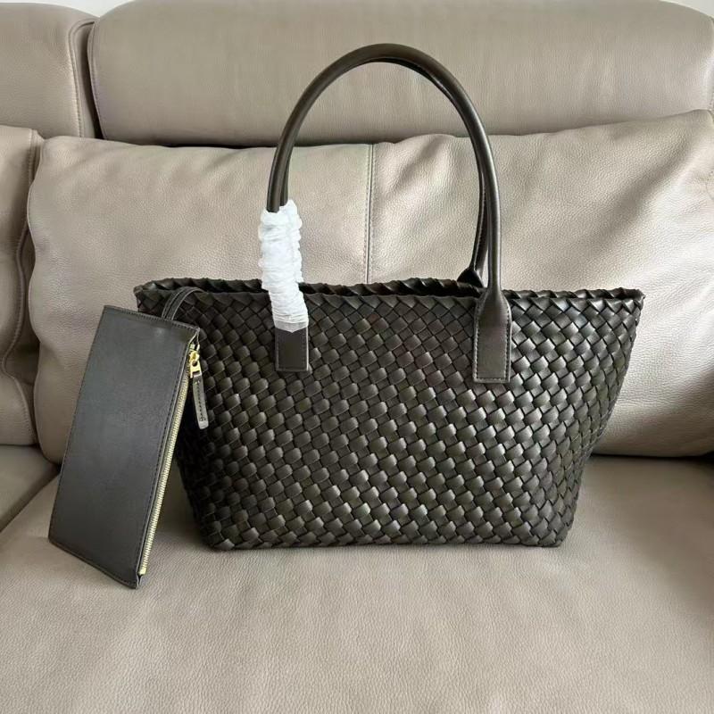 2024 Cross-border New Hand-knitted Women's Bag Large-capacity Commuting Tote All-matching Portable One-shoulder Underarm