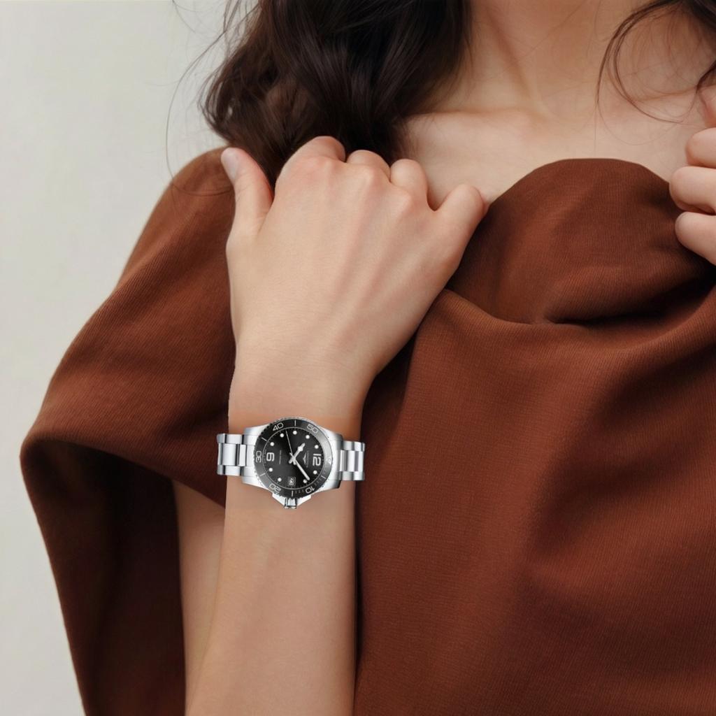 LONGINES Concas Diving Series Quartz Movement 300 Meters Waterproof Women's 32mm Black Dial Stainless Steel Case Stainless Steel Strap L3.370.4.56.6