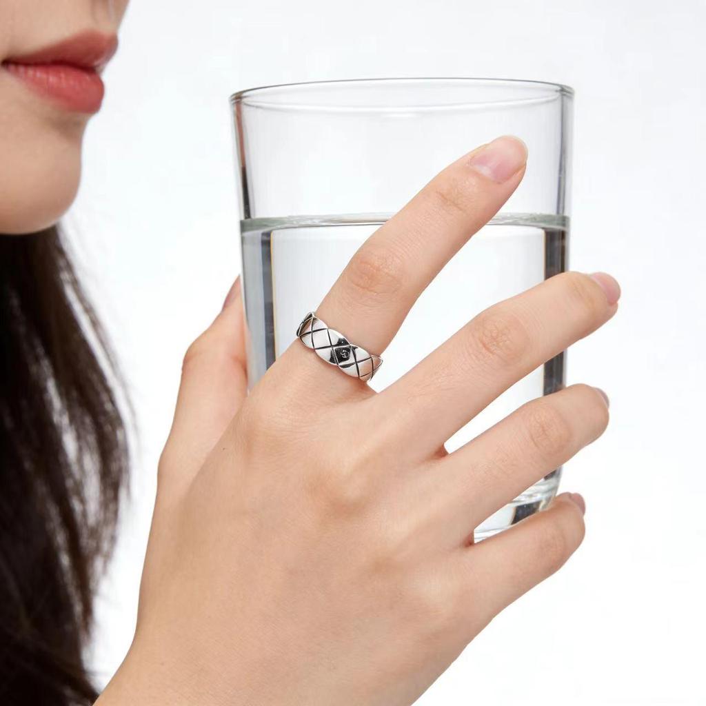 Cai Yi S925 Sterling Silver Rhombus Pattern Adjustable Ring - Simple & Versatile Design for Index Finger.