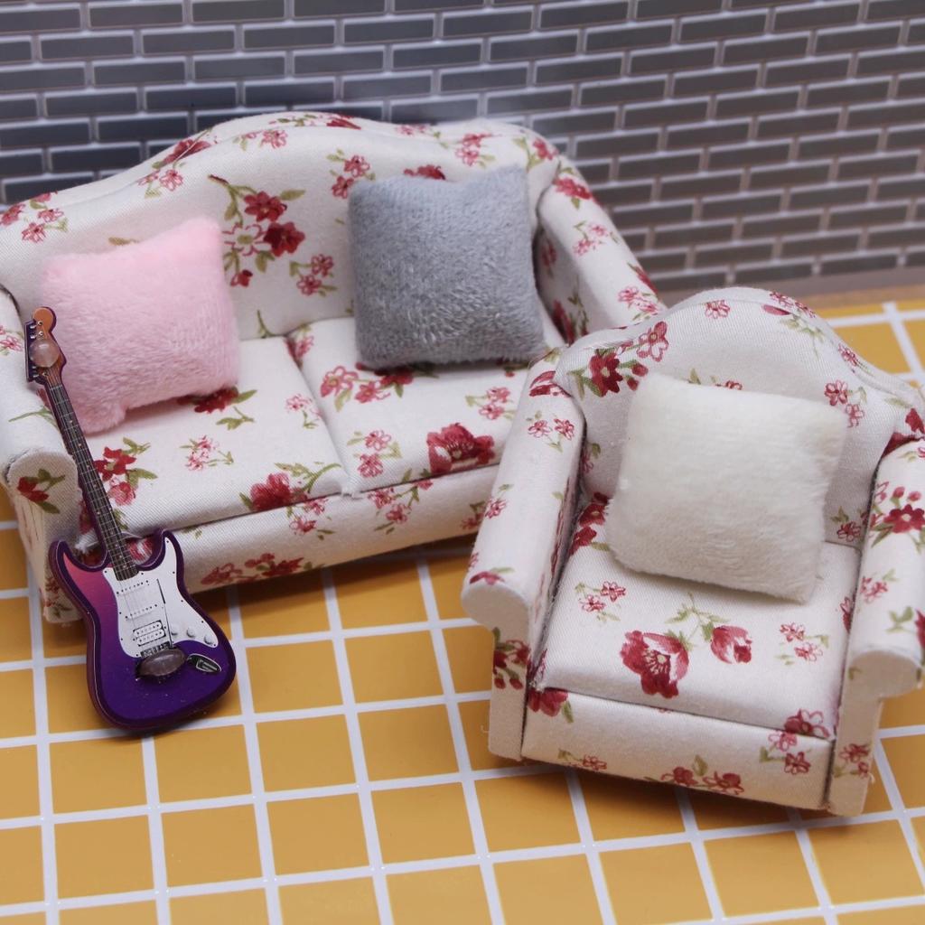 4 Stück 1/12 Puppenhaus Miniatur Kissen Kissen für Sofa Couch Bett Möbel Spielzeug