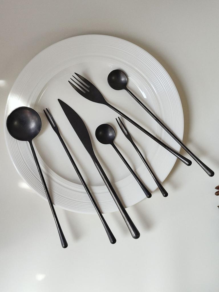 Japanese Retro Black Cutlery Set 304 Stainless Steel Western Steak Knife Fork Spoon Set Coffee Spoon Desser Fork Fruit